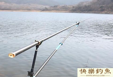 立冬后还未结冰鱼儿藏深水，如何钓到大鲫鱼