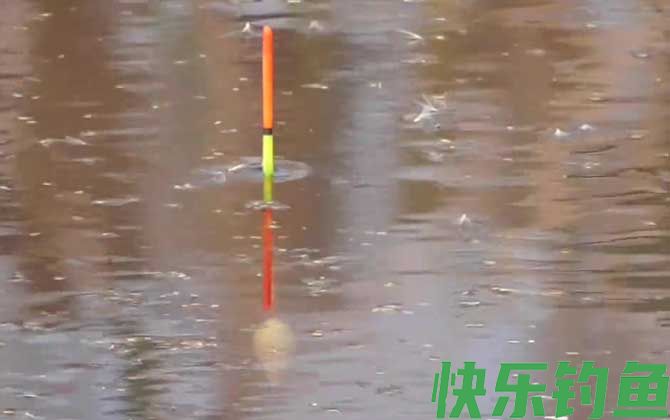 水库钓鱼