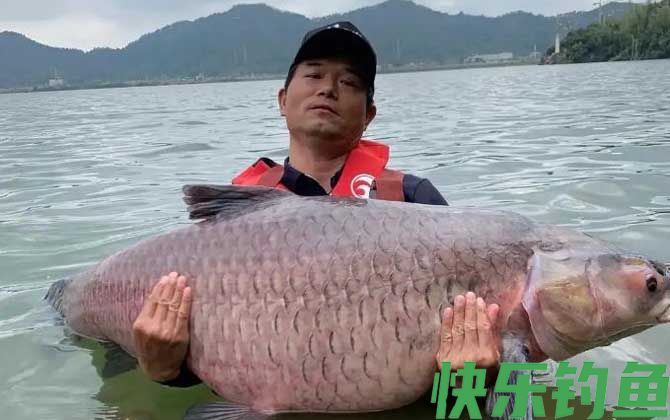 邓刚