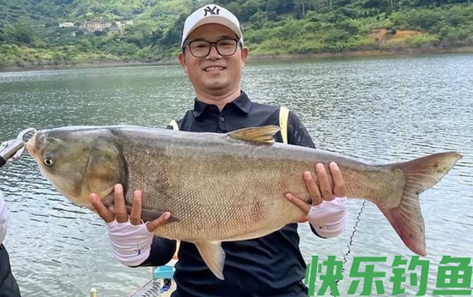 邓刚