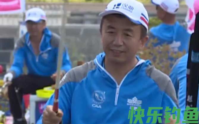 龚平